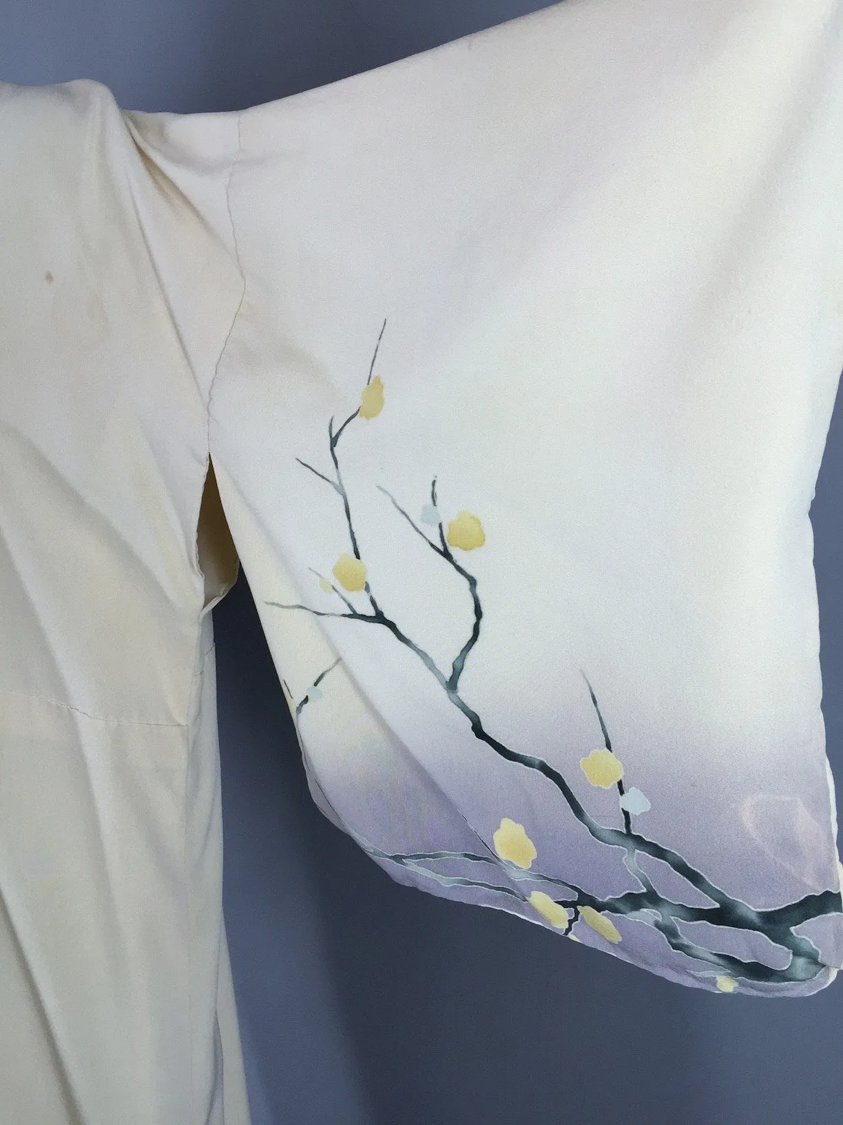 1950s Vintage Silk Kimono Robe / Ivory Branches