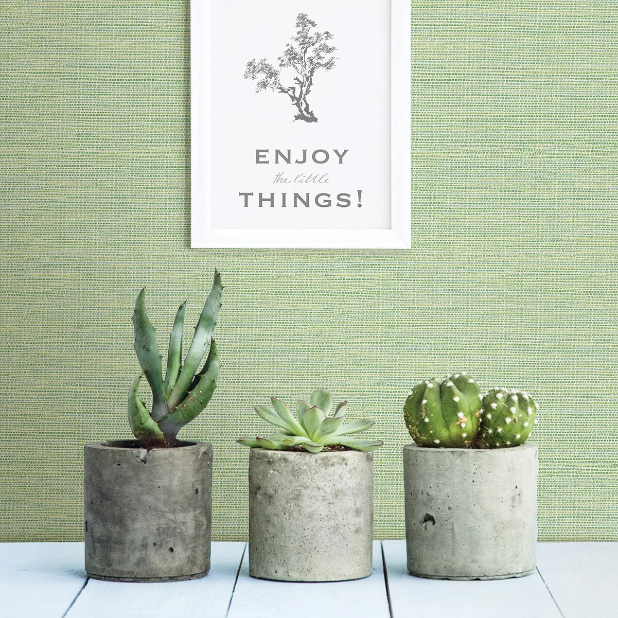 Agave Imitation Grasscloth Wallpaper in Green from the Pacifica Collection