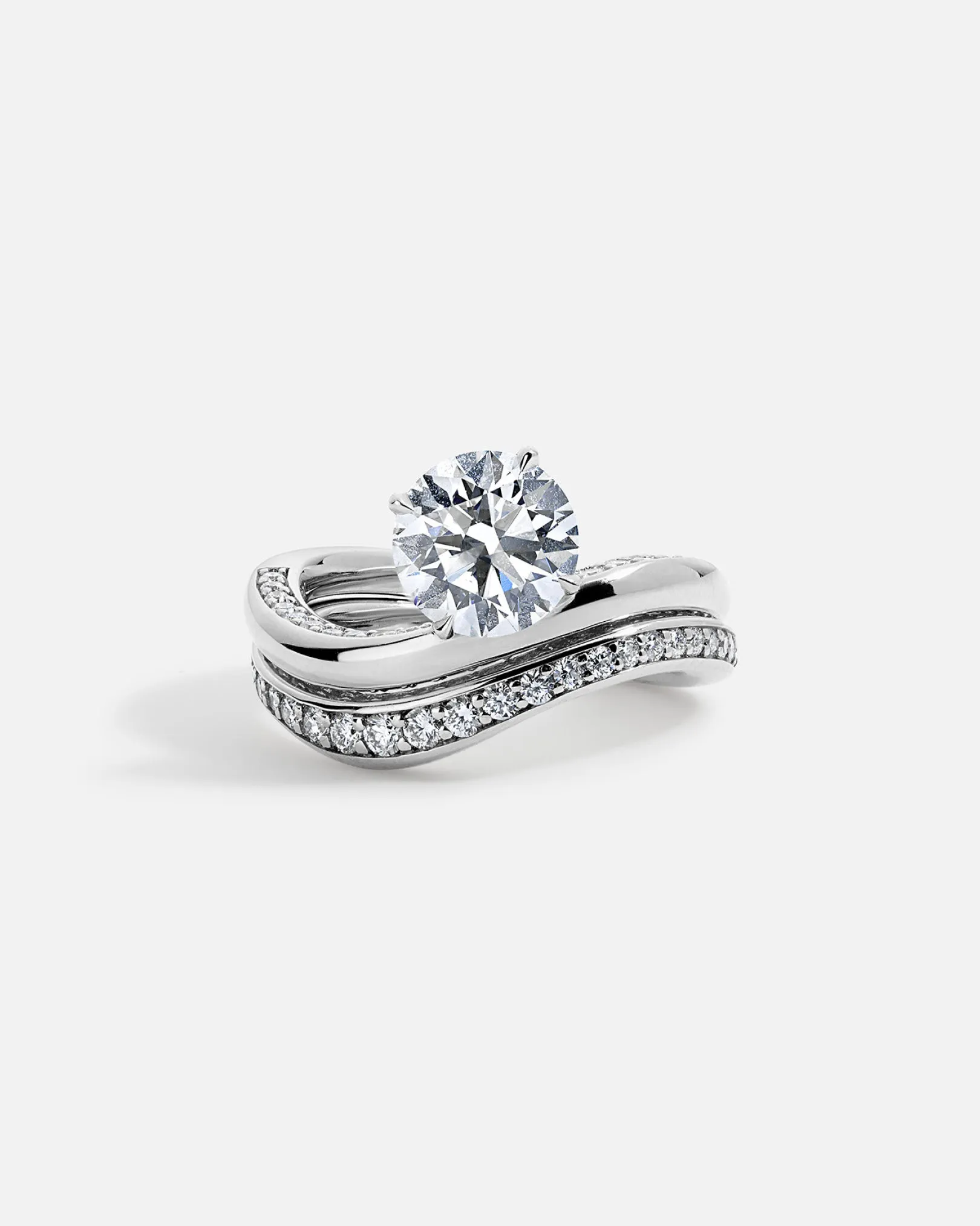 LAGUNA Wave Ring   Round Brilliant