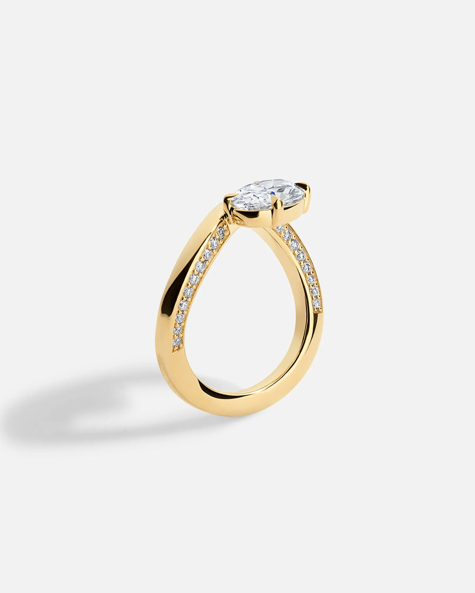 LAGUNA Wave Ring   Round Brilliant