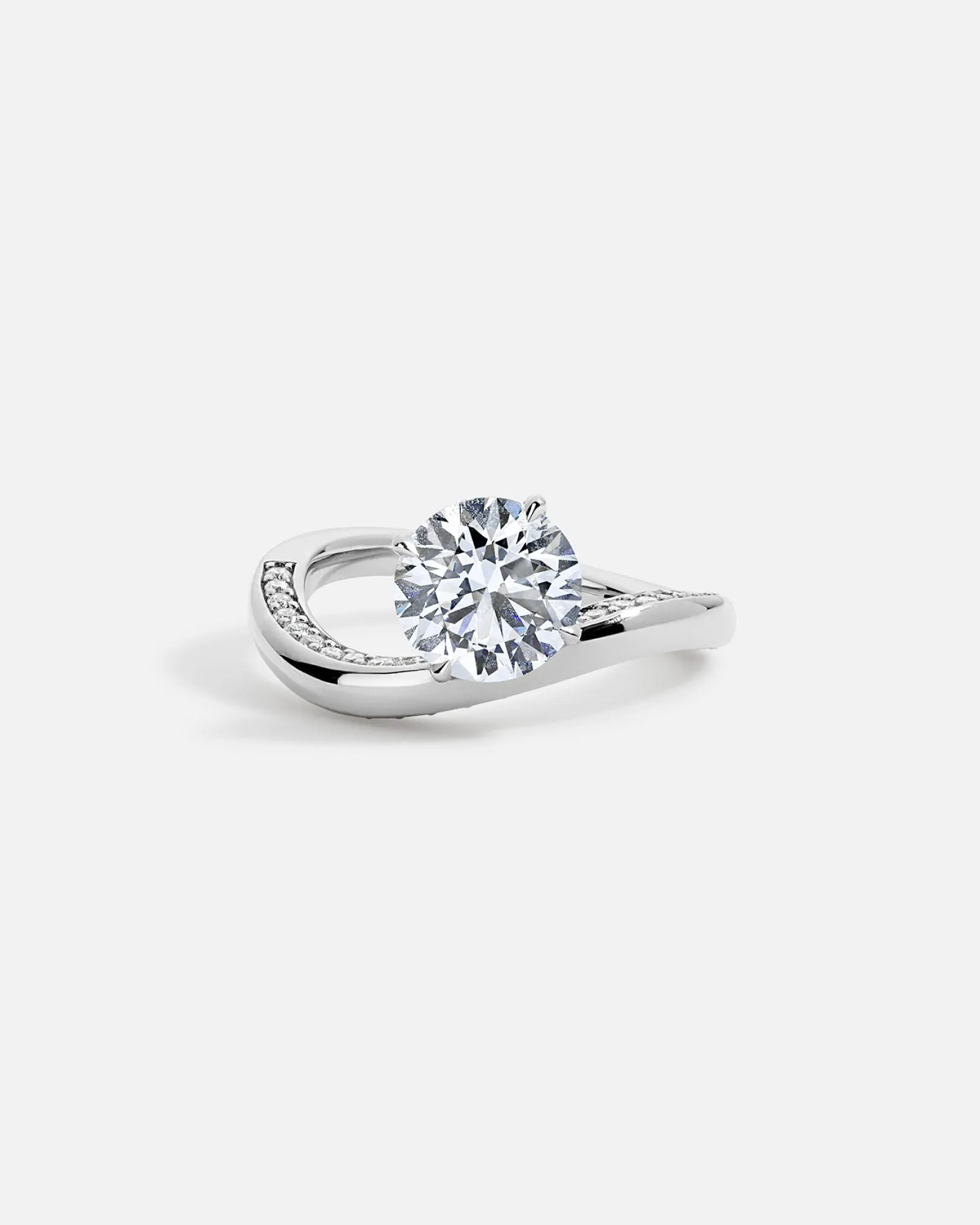 LAGUNA Wave Ring   Round Brilliant